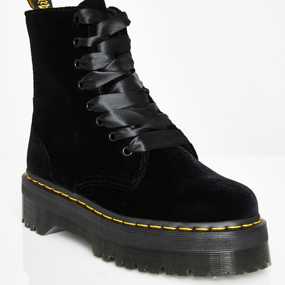 ISO Doc Martens Jadon velvet platform boots - Picture 3 of 3